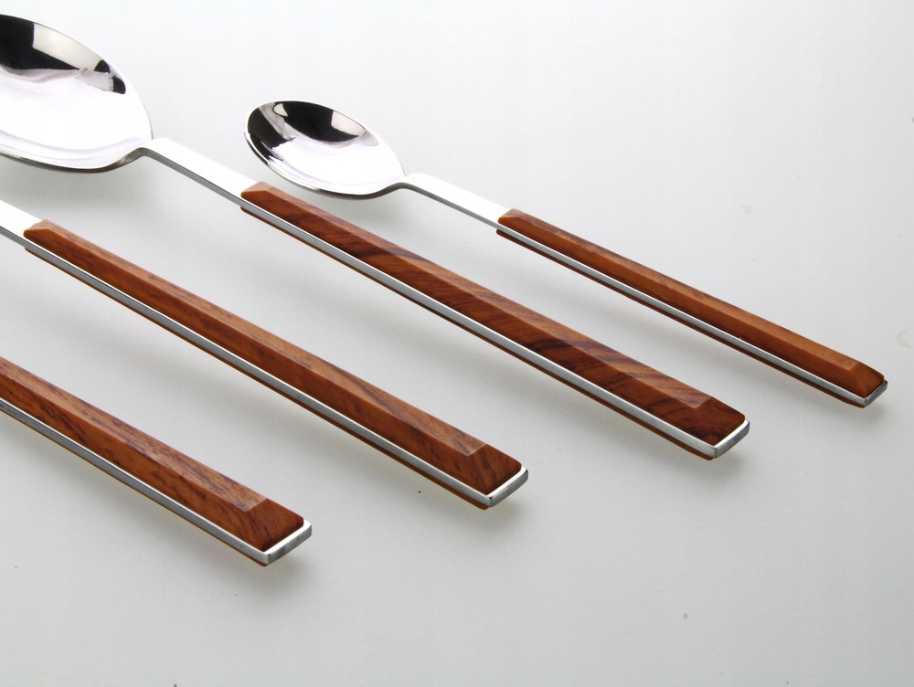 Stylowy design – Uchwyty imitujące drewno