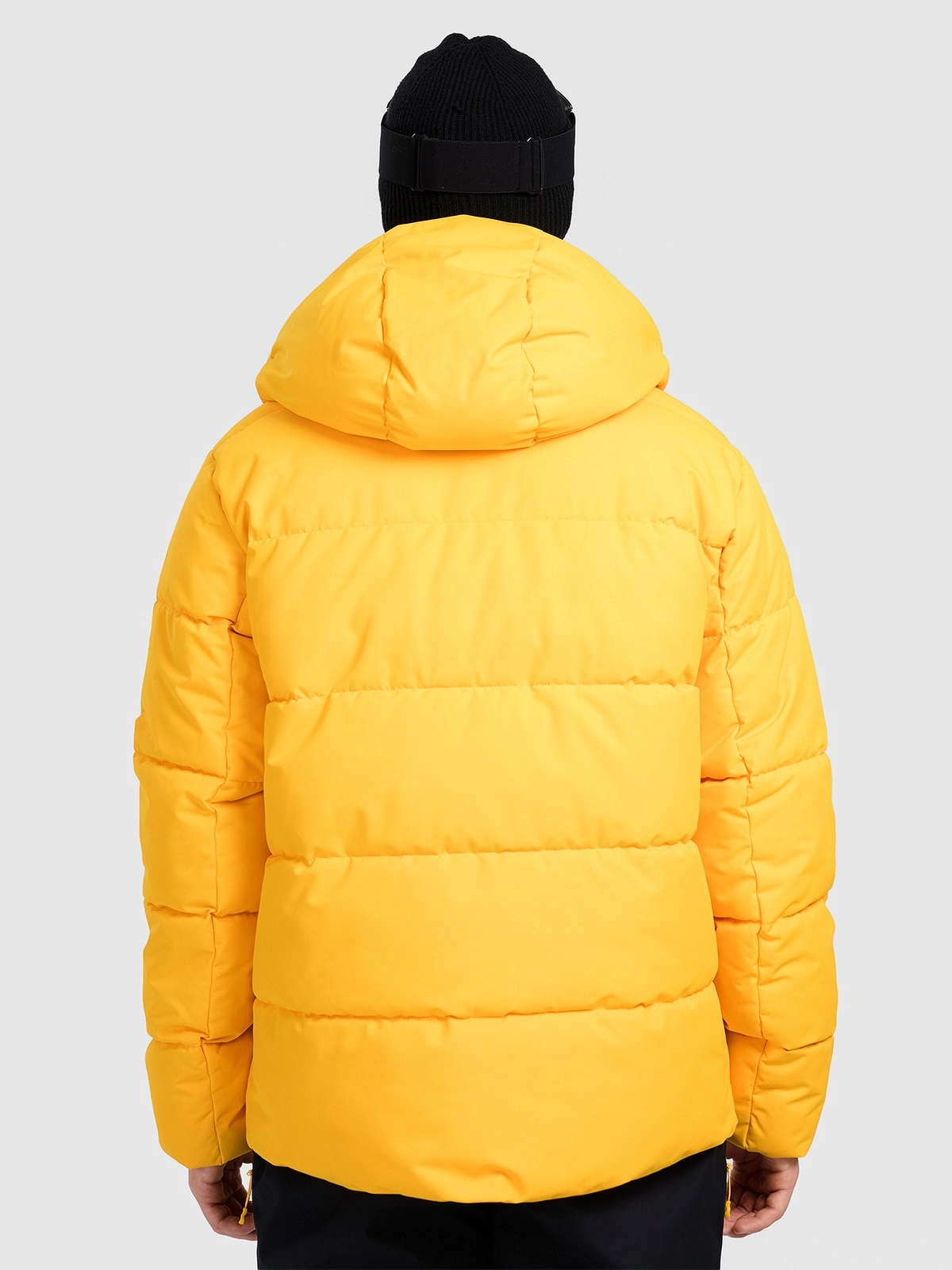 Regulowany kaptur i mankiety – dopasowanie do każdej sytuacji