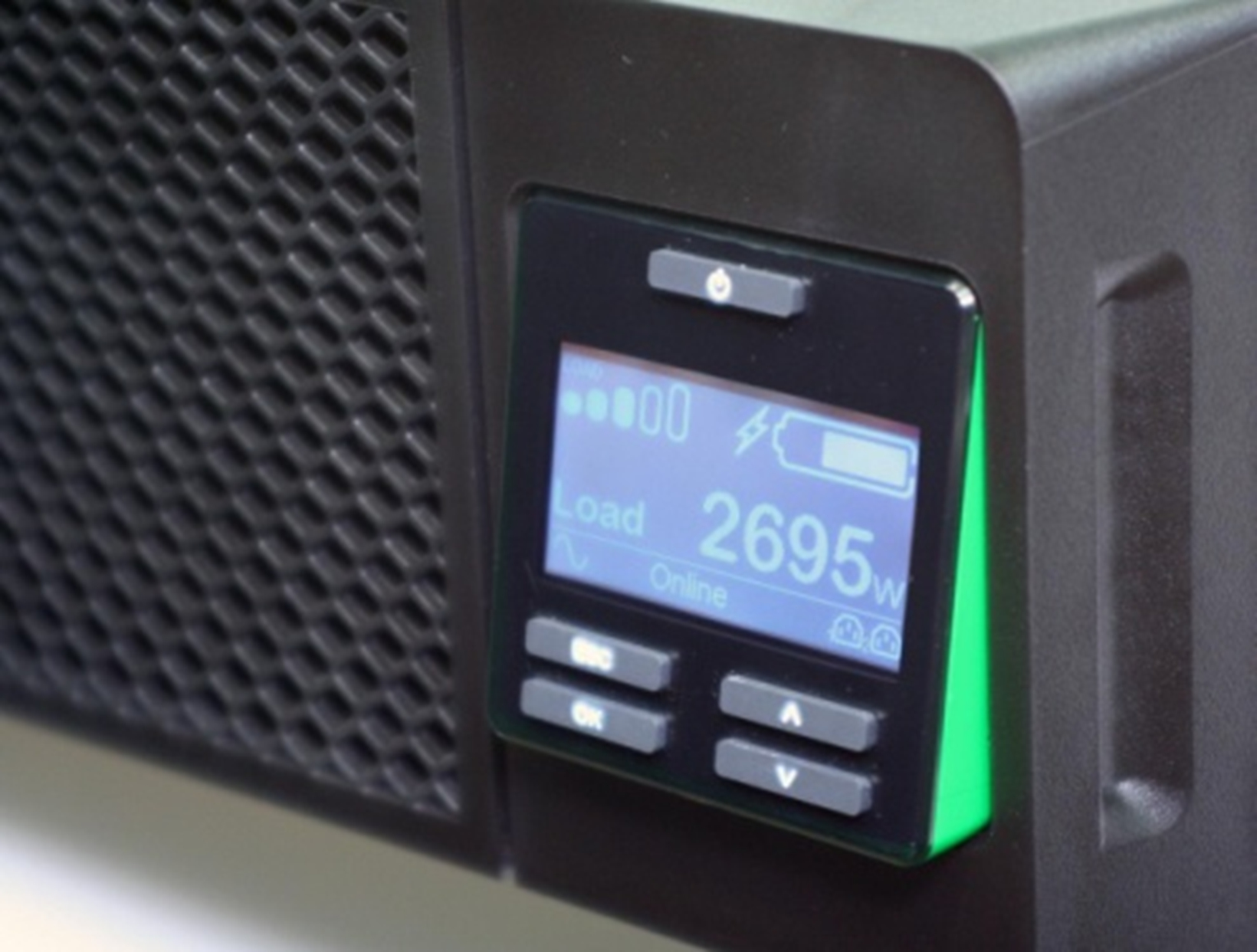 Wydajność i moc – 2700 W mocy rzeczywistej i 3 kVA mocy pozornej