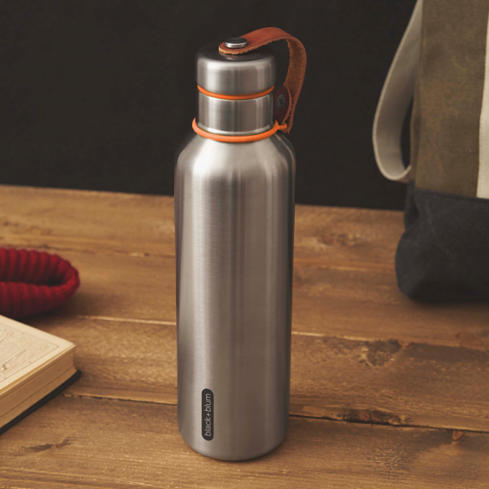 Butelka termiczna 750 ml Black+Blum – Idealna do napojów zimnych i gorących