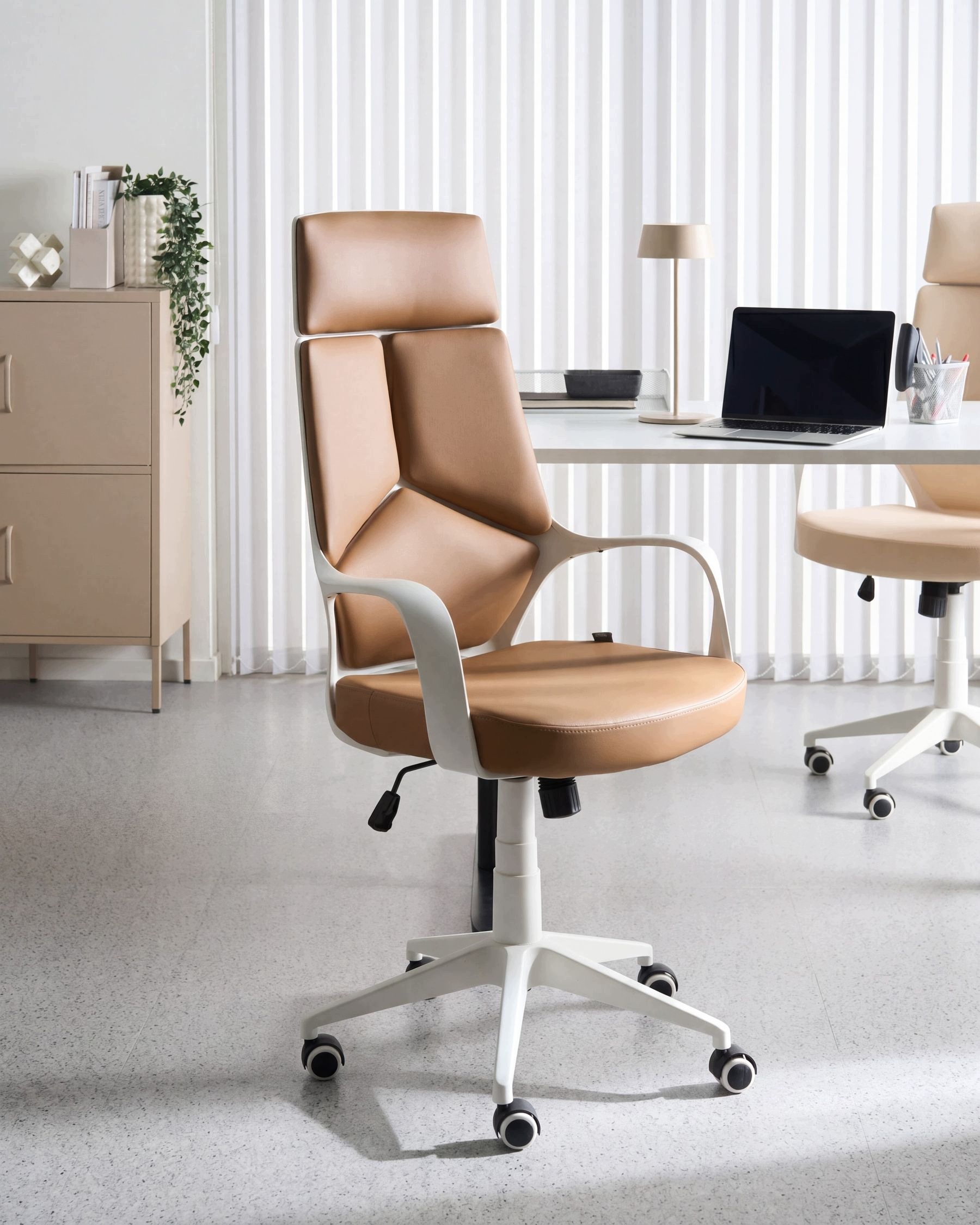 Fotel biurowy Delight Ekoskóra Piaskowy – Komfort i nowoczesny design