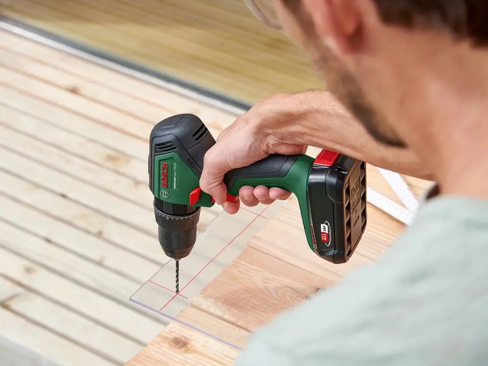 Specjalne funkcje: podświetlenie i udar