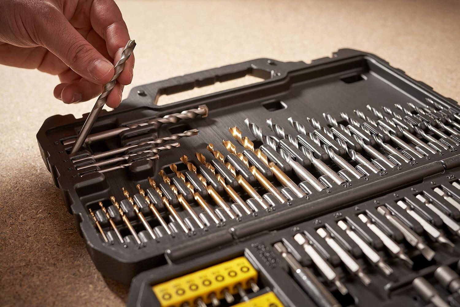 Wszechstronność zastosowań – Wiertła do drewna, metalu i muru