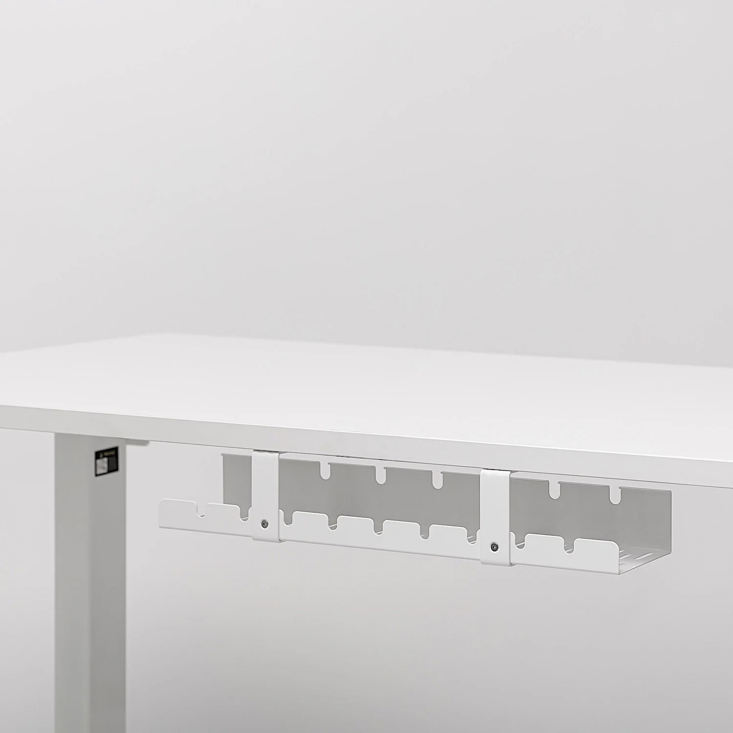 Zabezpieczenie kabli przed dziećmi i zwierzętami