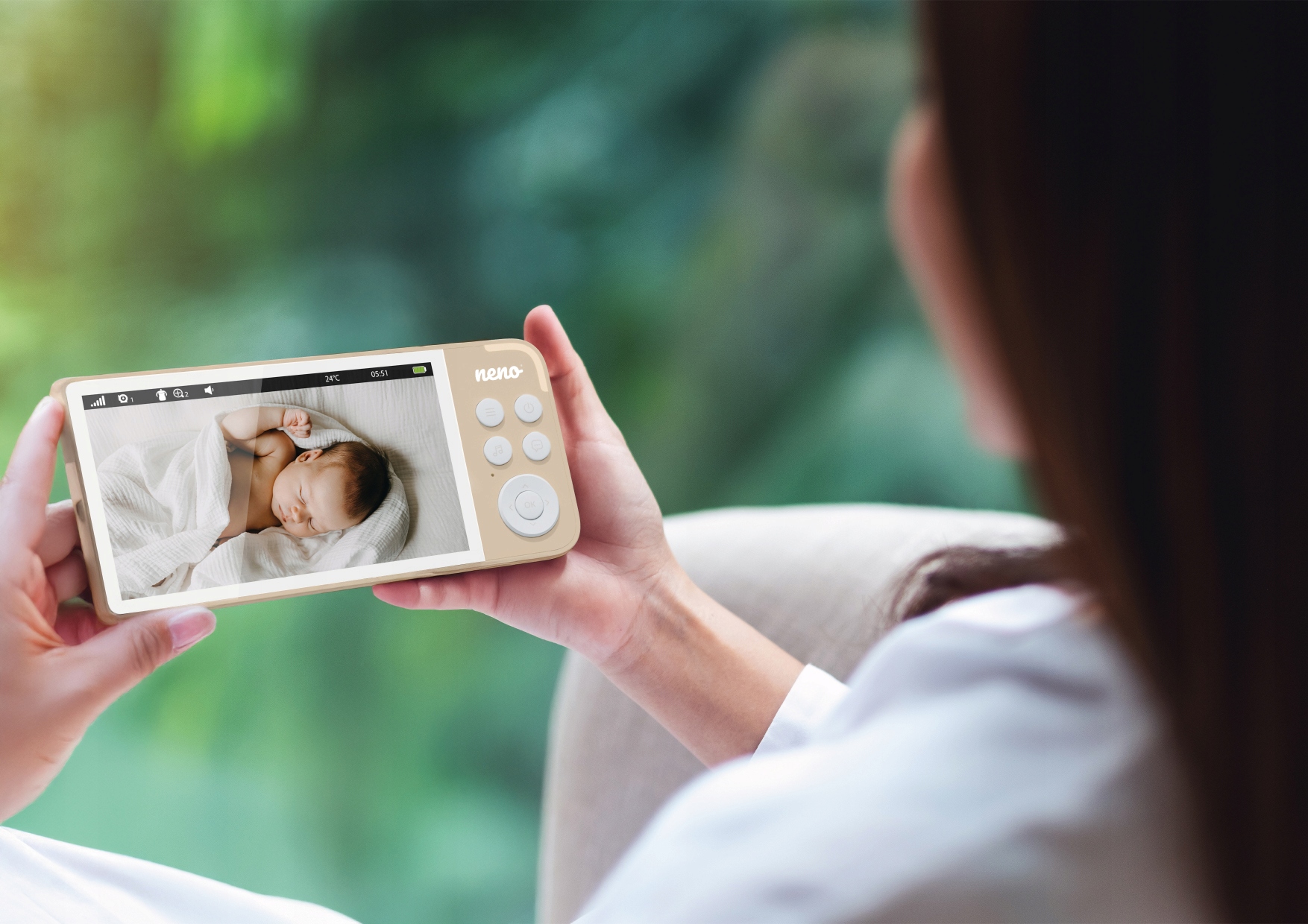 Duży ekran 5 cali dla komfortu rodziców