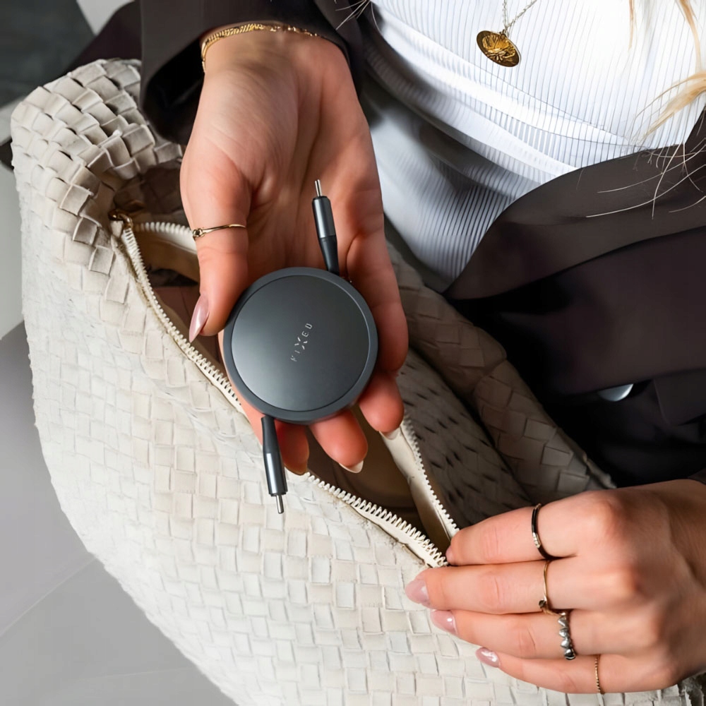 Kompaktowa konstrukcja z mechanizmem zwijania