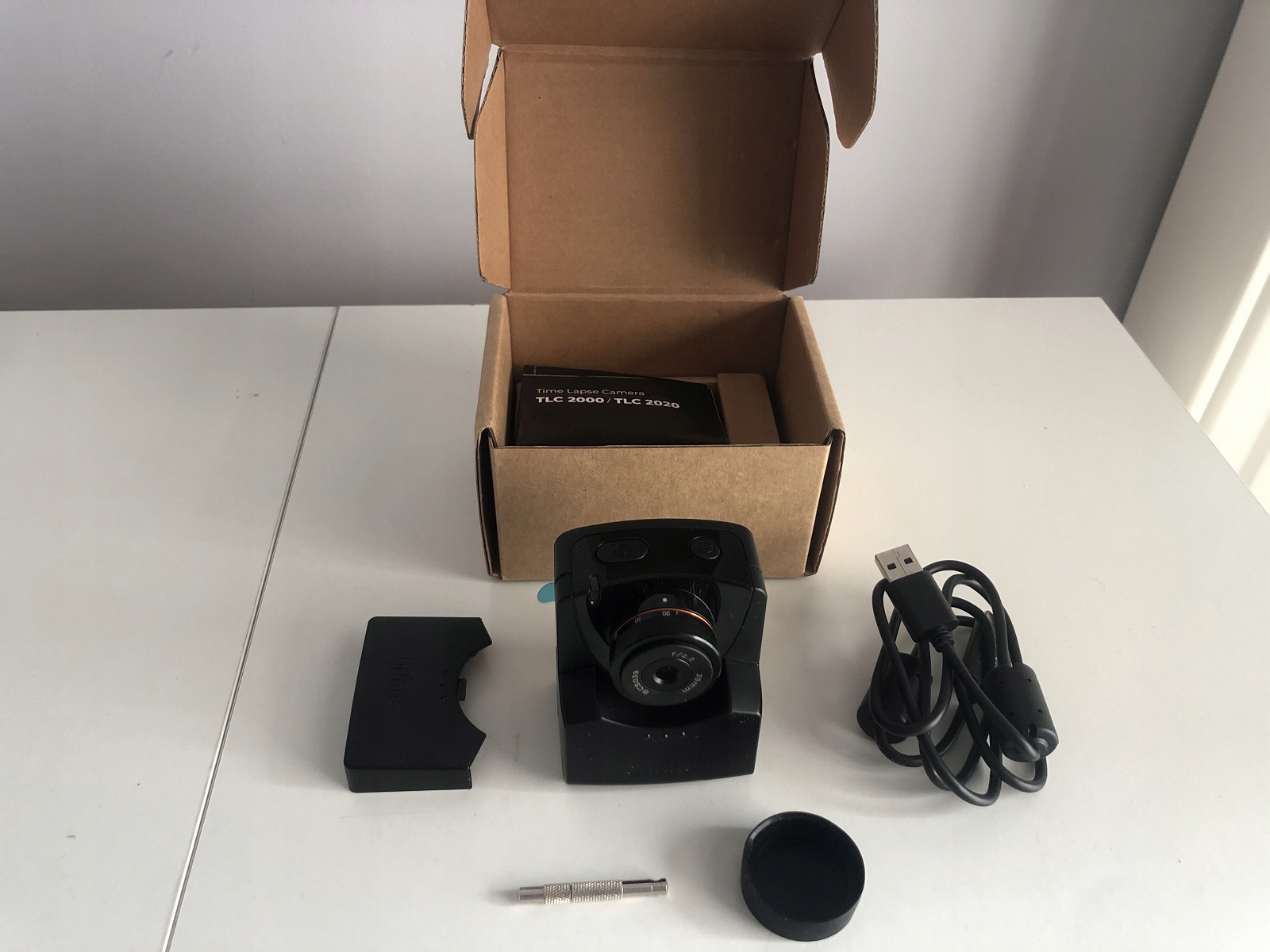 Długotrwała praca dzięki zasilaniu 4xAA