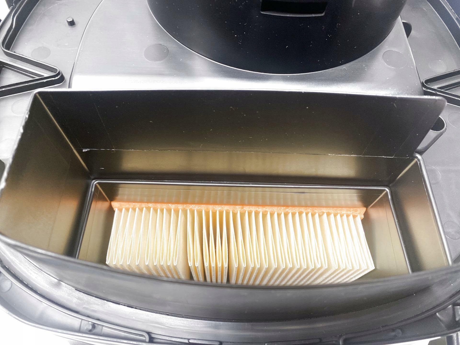 Mocny silnik o mocy 1000 W – Efektywne odkurzanie na mokro i sucho