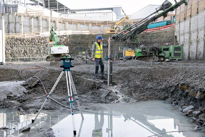 Zasięg pracy do 650 m z odbiornikiem – doskonałe narzędzie do dużych projektów