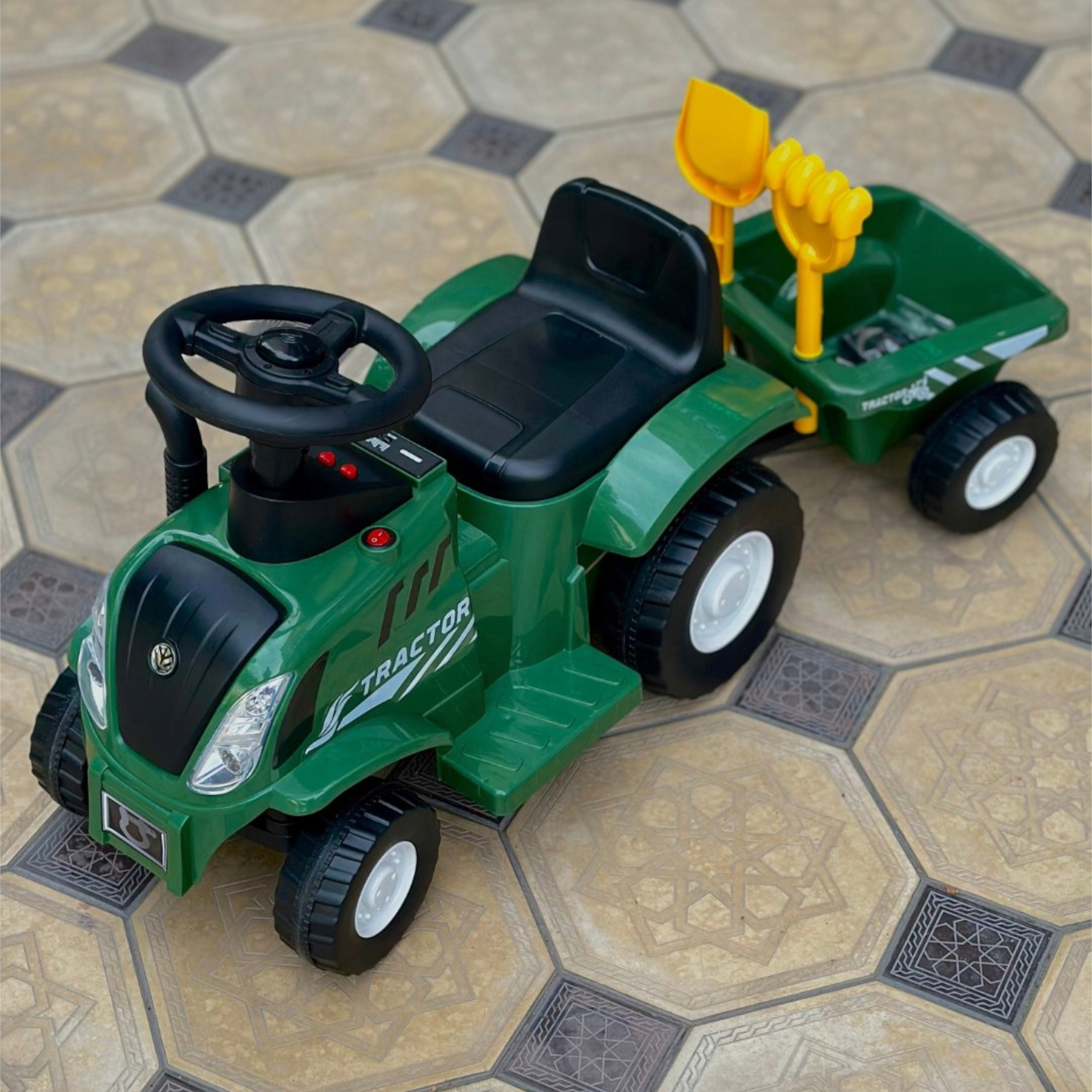 Zestaw akcesoriów do zabawy – Grabki i łopatka w komplecie