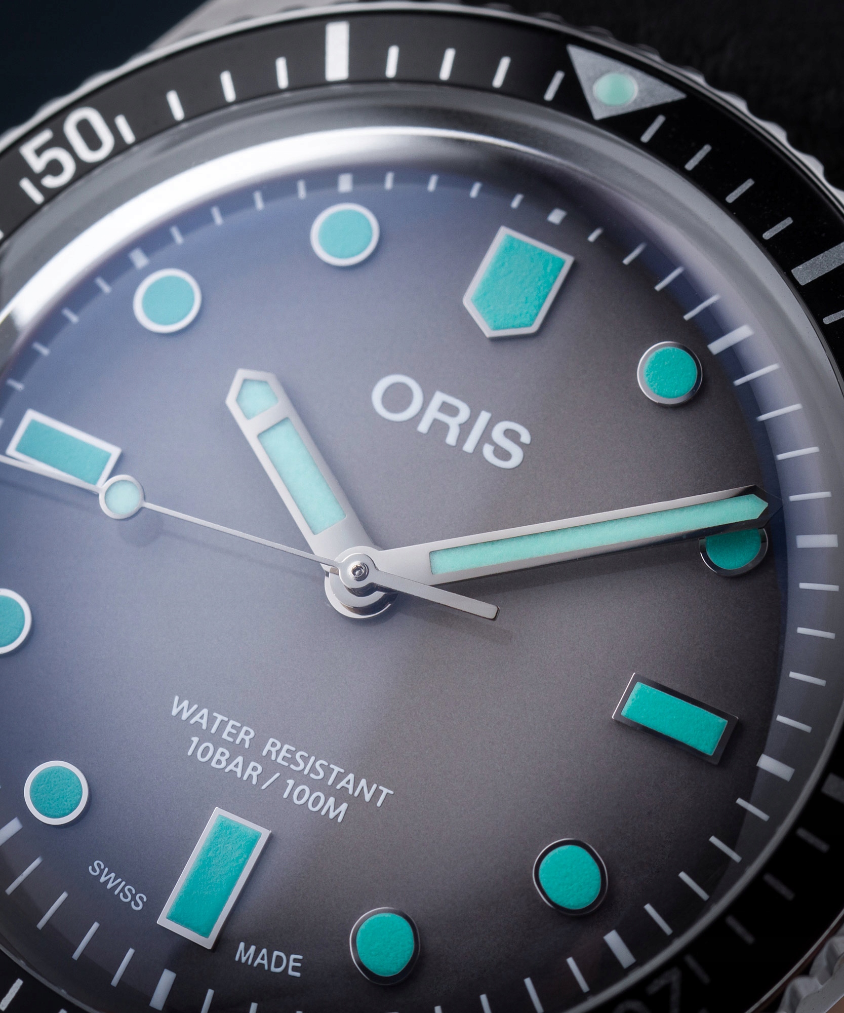 Materiały najwyższej jakości – Stal nierdzewna i skóra naturalna*