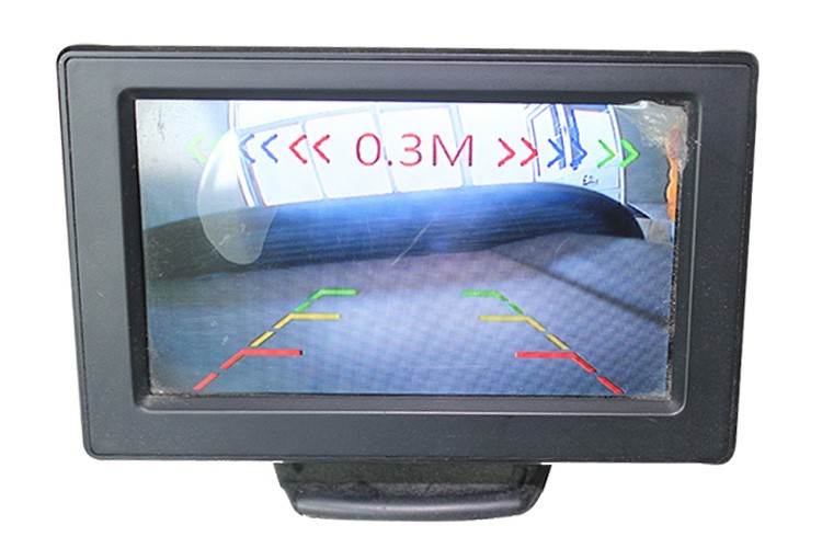 Automatyczne włączanie kamery przy biegu wstecznym