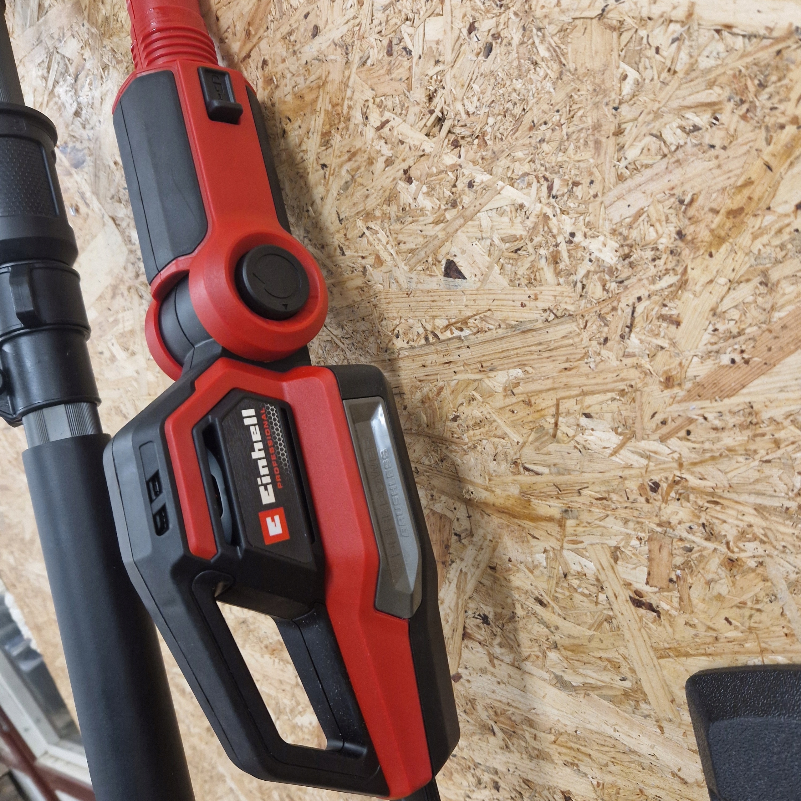 Wysokiej jakości nasadka do przycinania żywopłotu – 8-stopniowa regulacja nachylenia