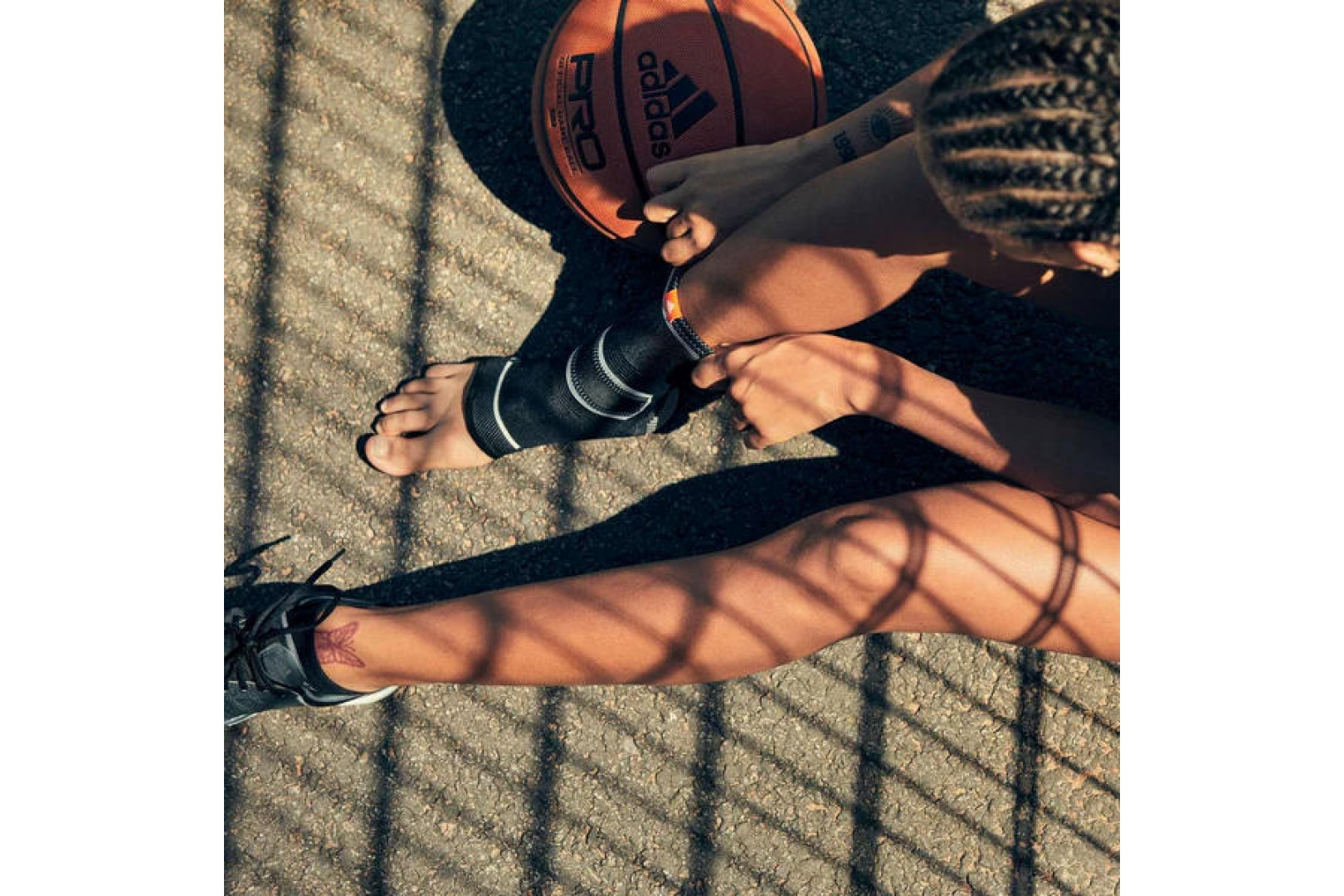 Uniwersalny rozmiar – pasuje na prawą i lewą nogę