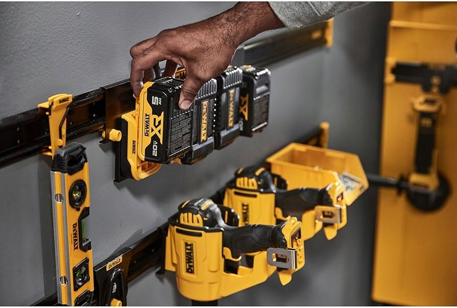 Łatwy montaż i łączenie z innymi szynami
