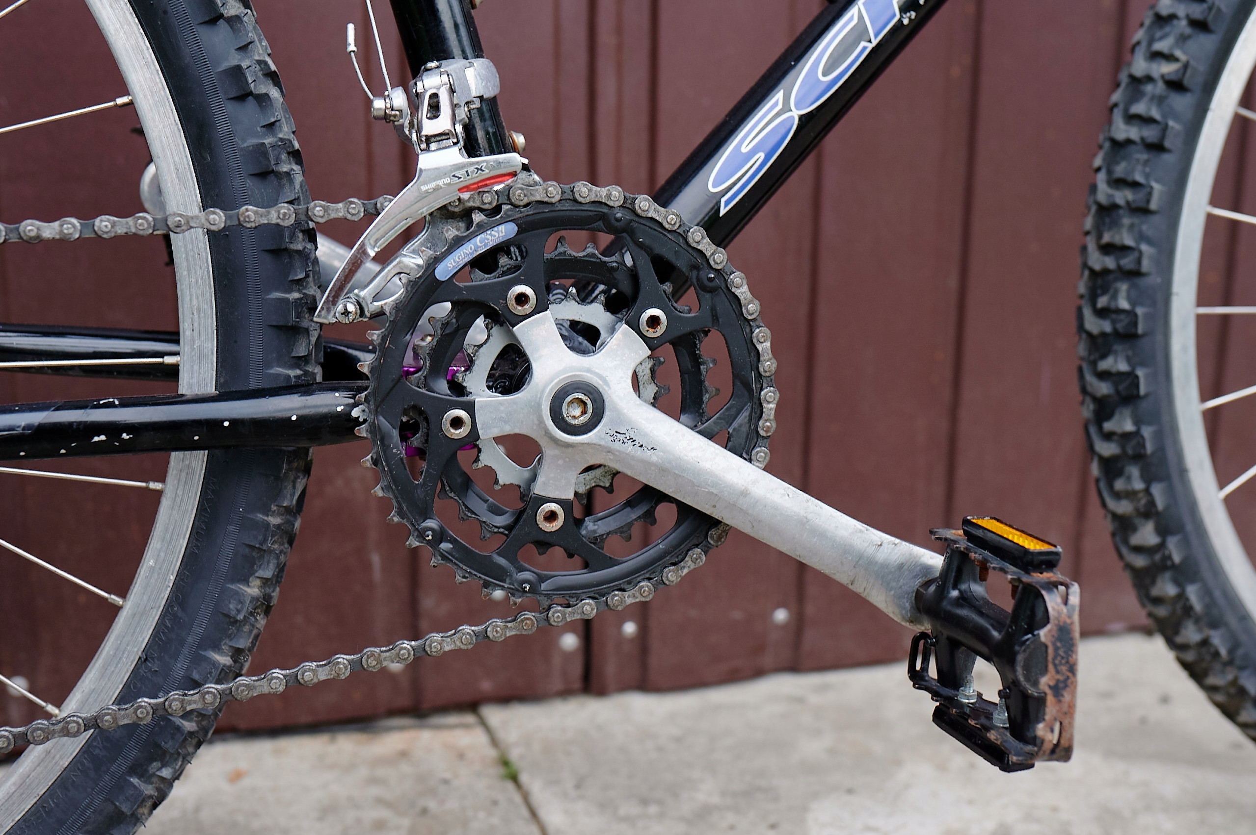 Uchwyt na gogle zapobiegający zsuwaniu się