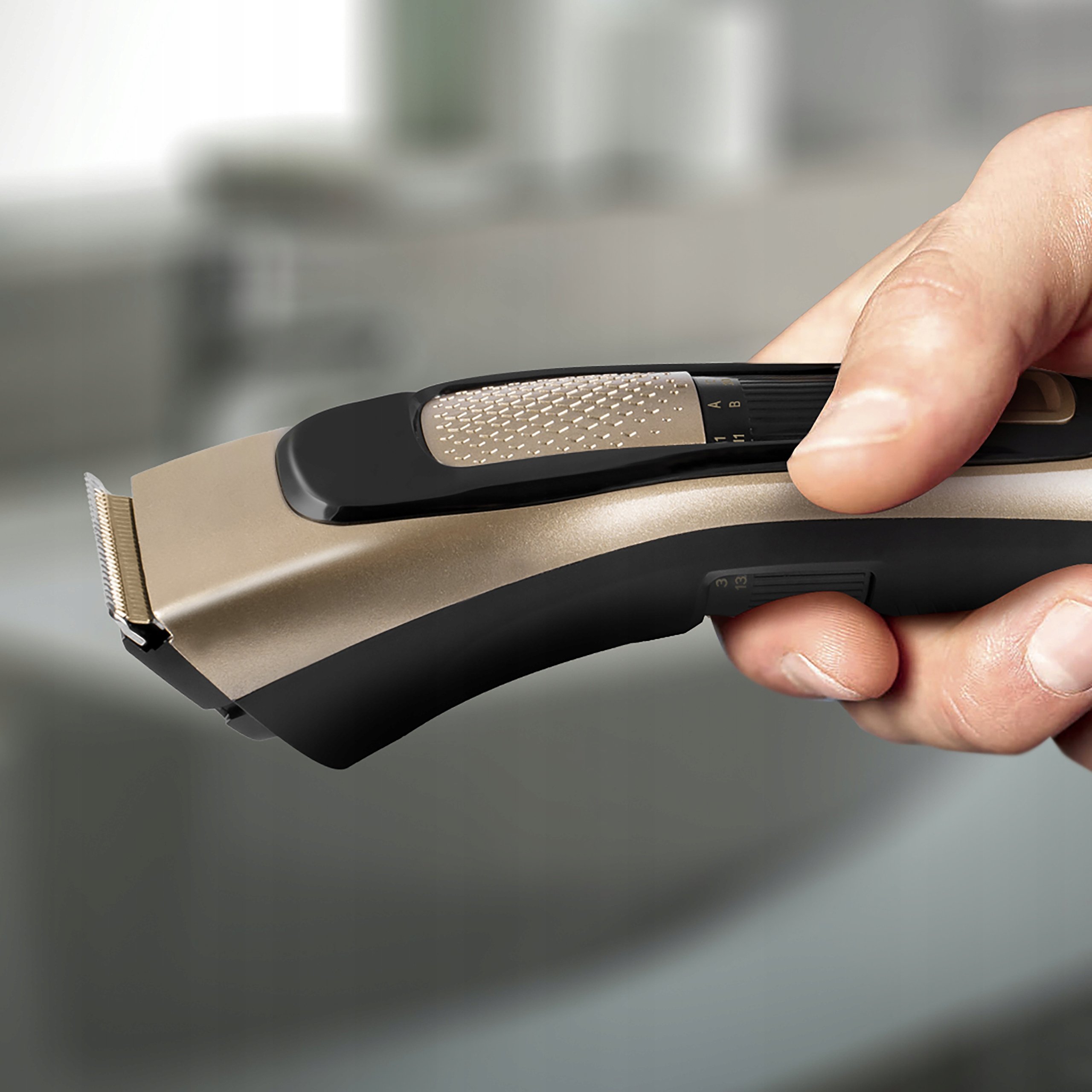 Funkcjonalność i design – Ergonomiczny kształt i złoty kolor