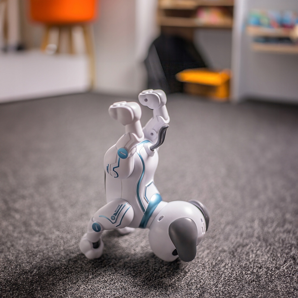 Łatwa obsługa z pilotem i sterowaniem głosowym