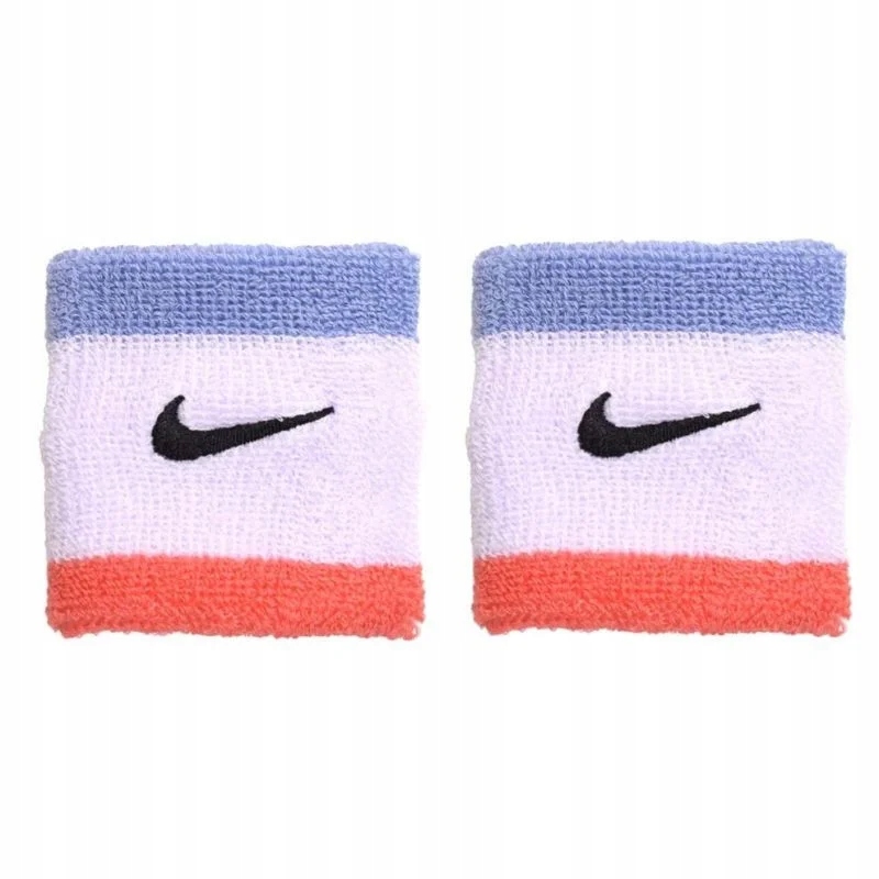 Stylowy design z logo Swoosh – Akcesoria, które przyciągają wzrok