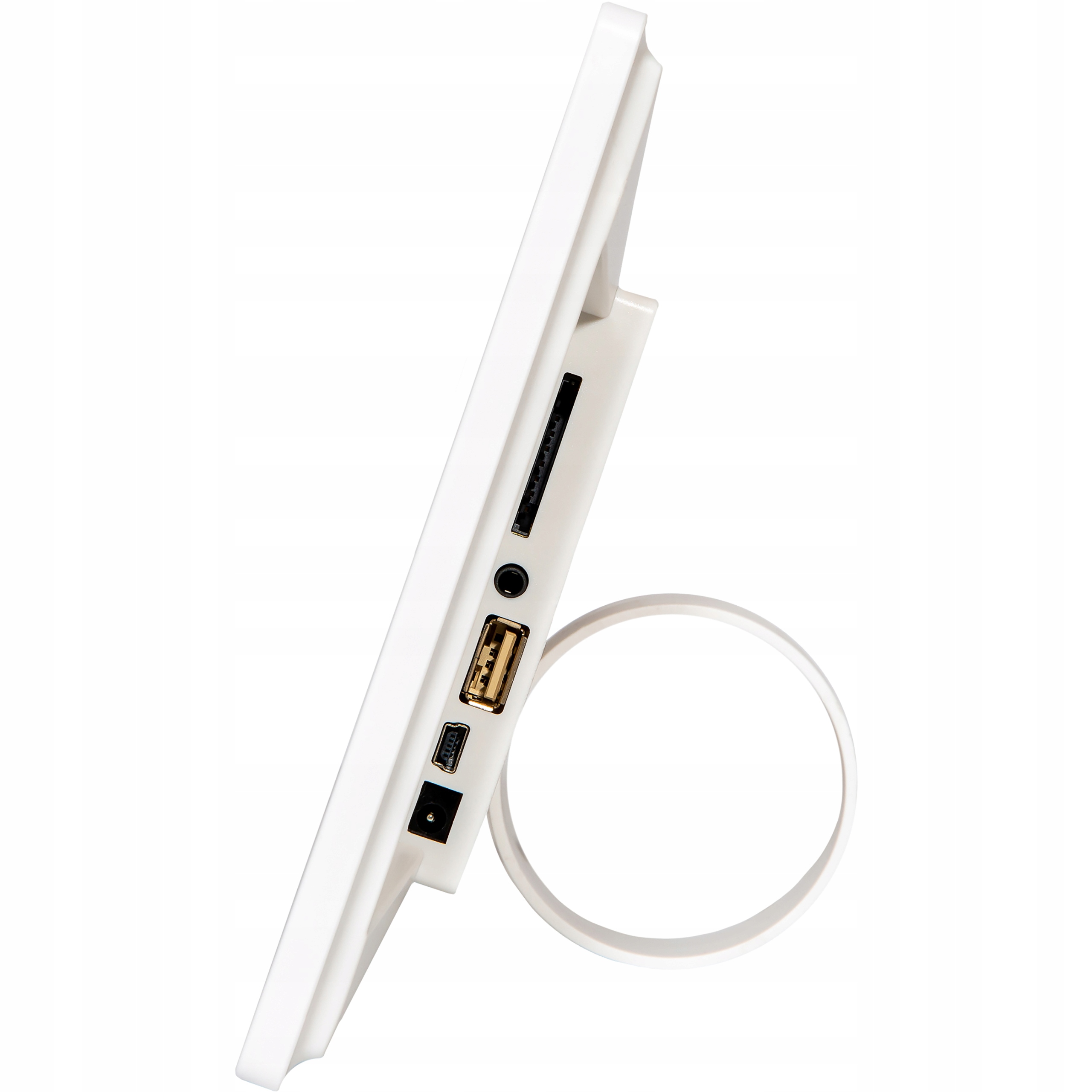 Wbudowany czytnik kart pamięci – łatwe przesyłanie zdjęć