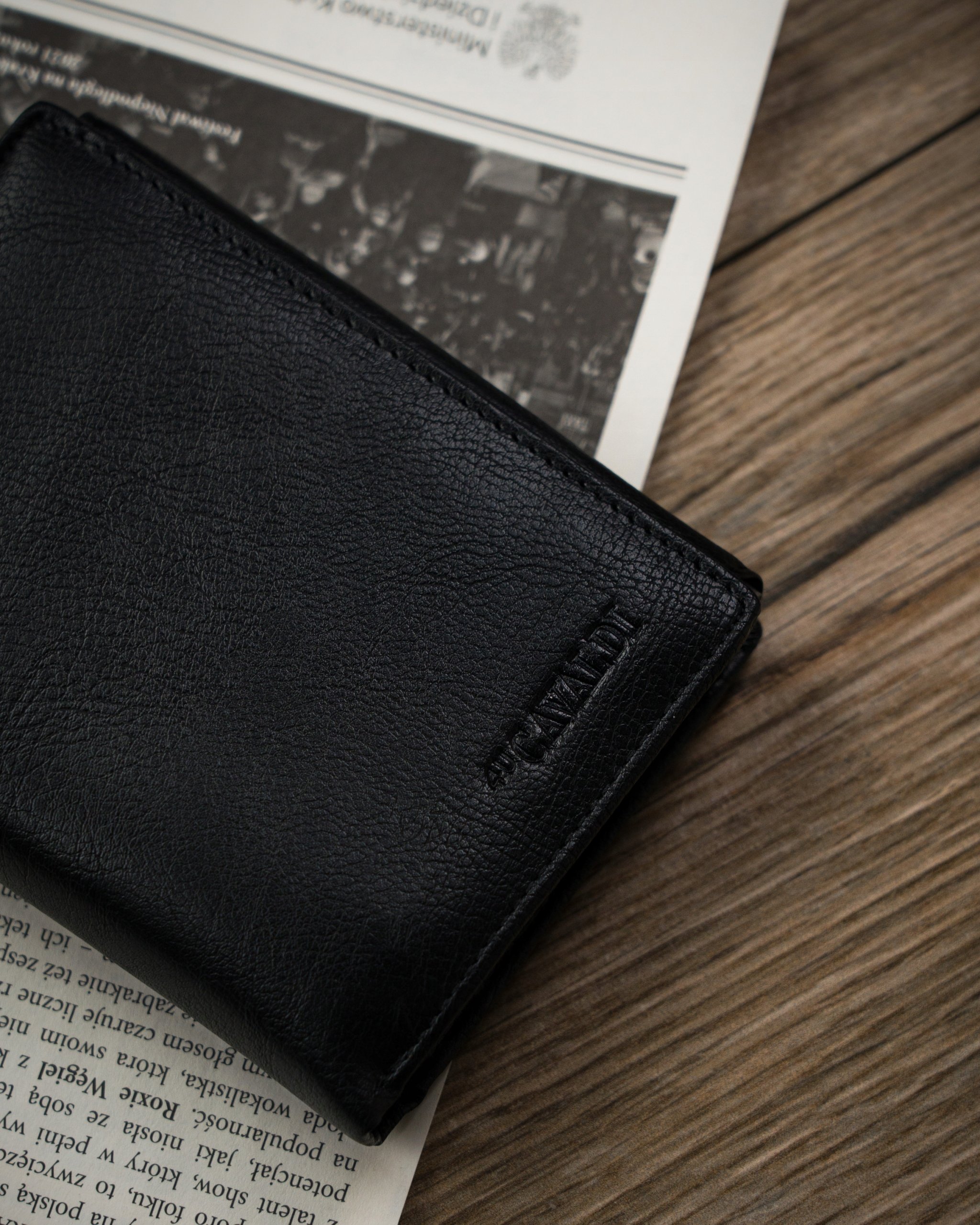 Wysoka jakość eko skóry w czarnym kolorze