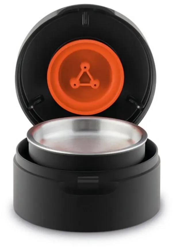 Uchwyt na kubek jako funkcjonalny futerał