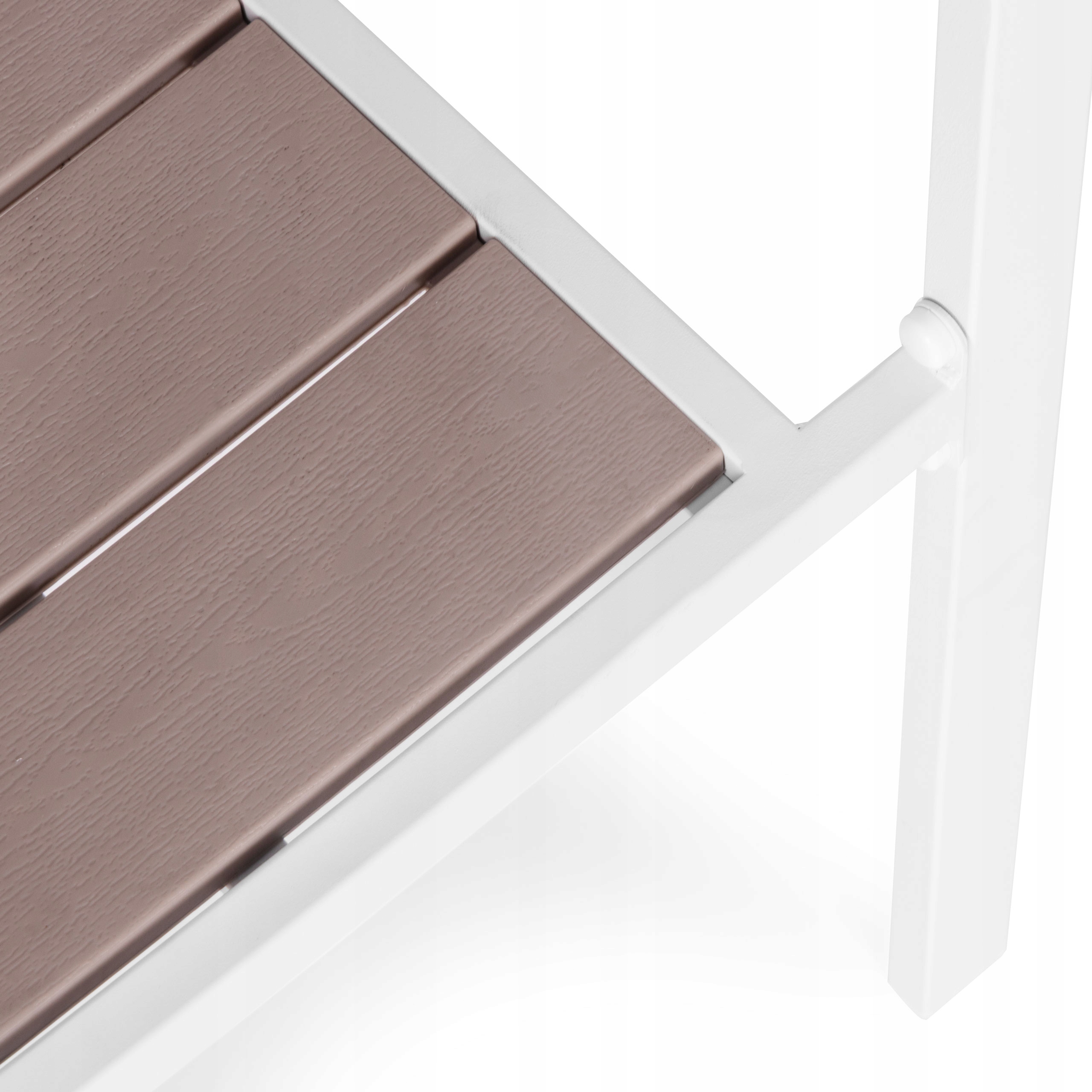 Estetyczne wykończenie z tworzywa HDPE inspirowane drewnem