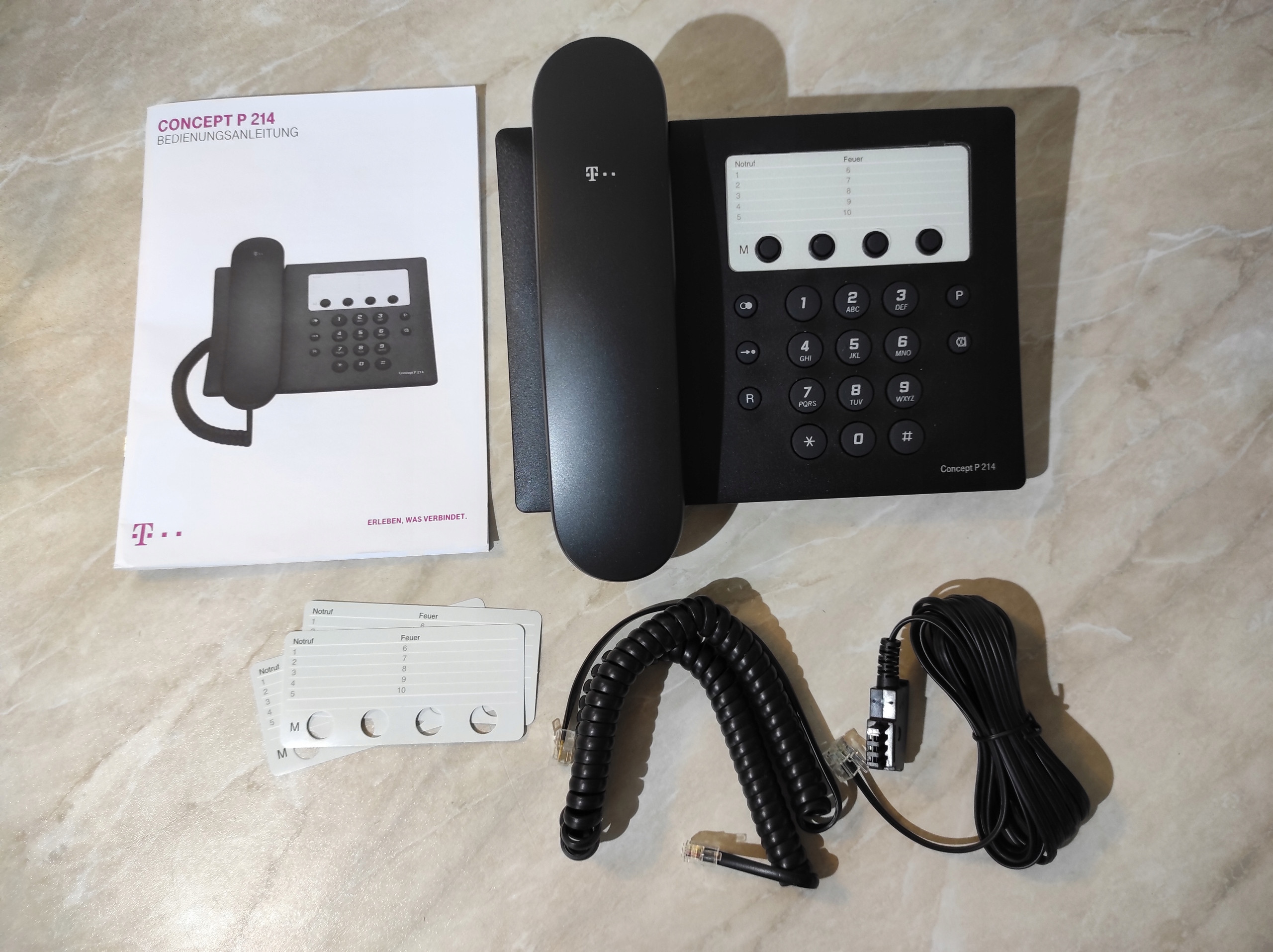 Możliwość montażu na ścianie i tryb głośnomówiący