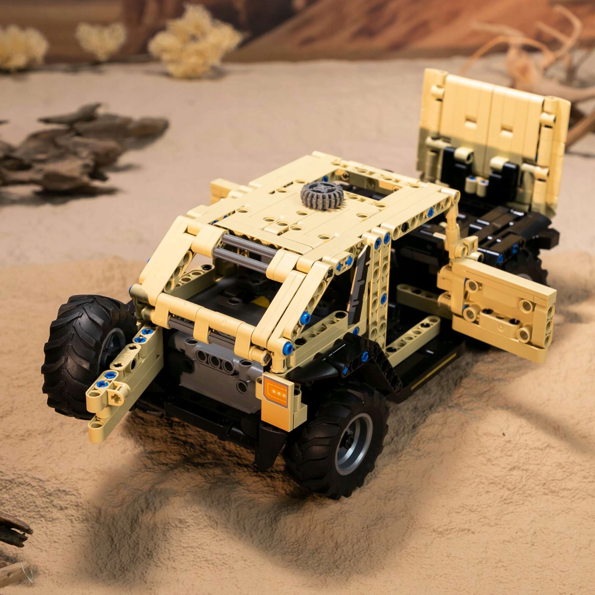 Licencjonowany model pojazdu terenowego w skali 1:24