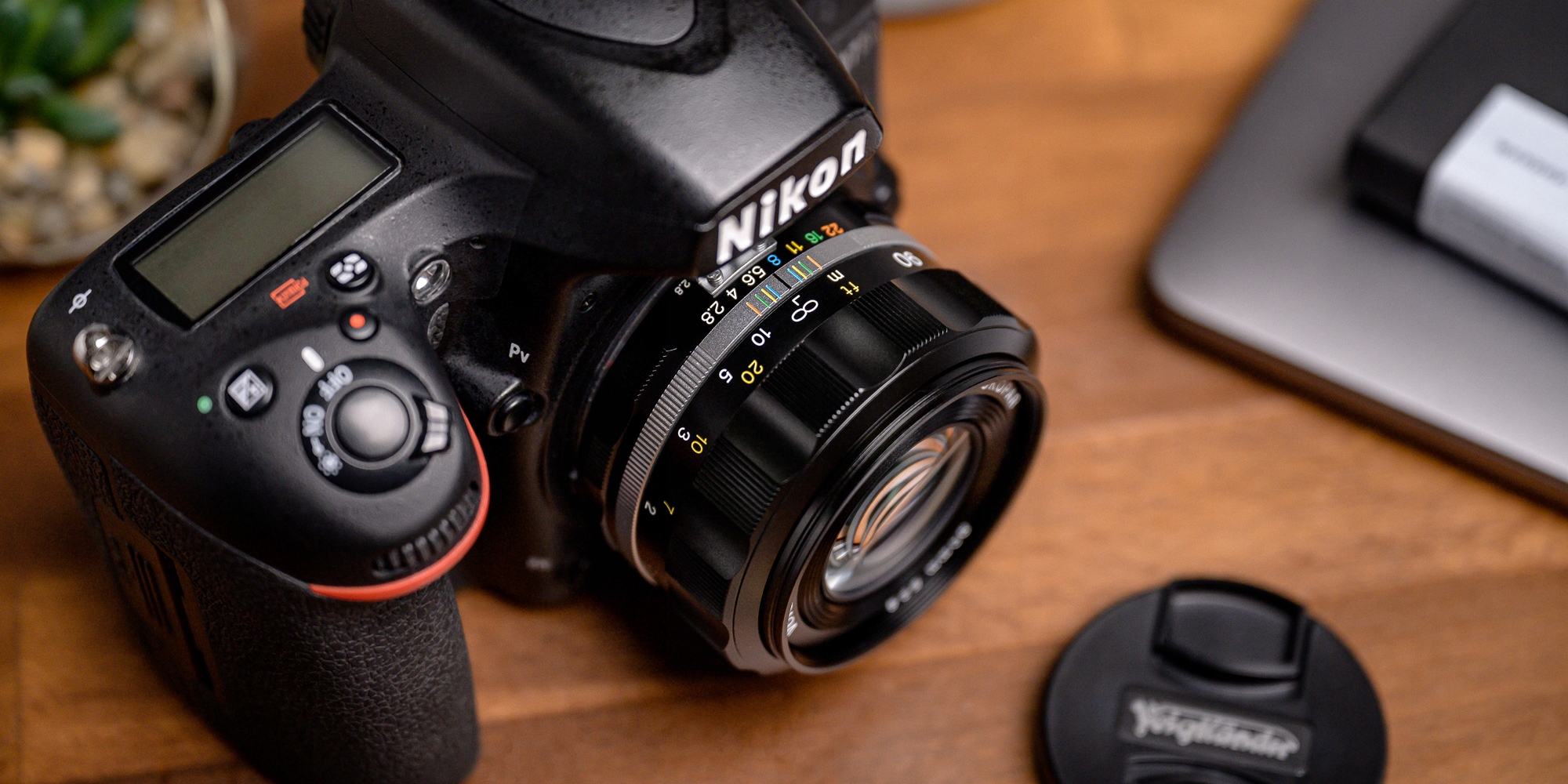 Ogniskowa 90 mm - idealna do portretów i fotografii produktowej
