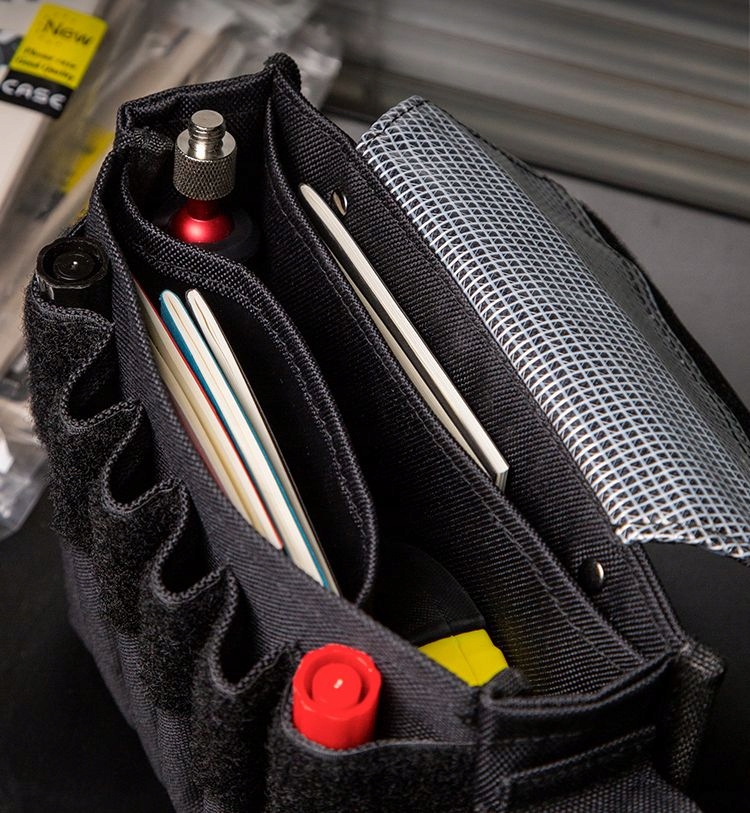 D-Ring ze stali nierdzewnej – możliwość przypięcia dodatkowych akcesoriów