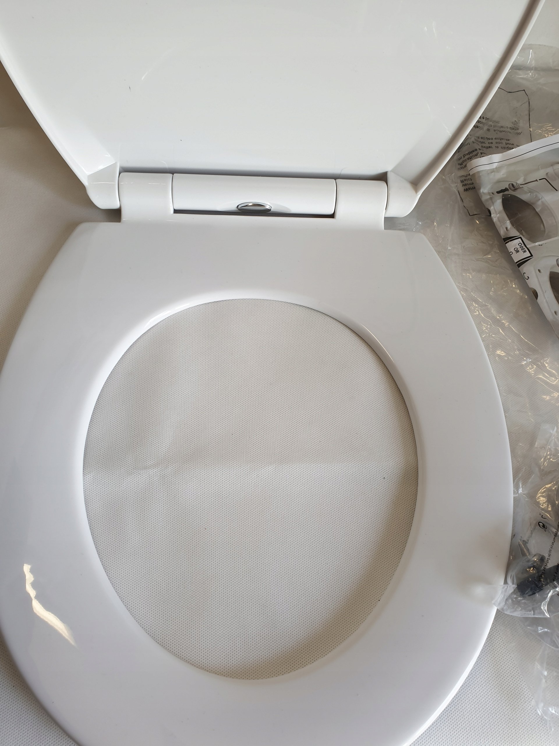 Mechanizm wolnoopadający dla bezpieczeństwa