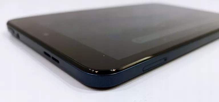 Ekran 8-calowy – Idealny do przeglądania i oglądania