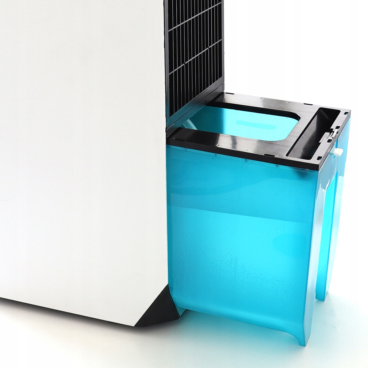 Funkcjonalność 3w1: chłodzenie, nawilżanie i oczyszczanie powietrza