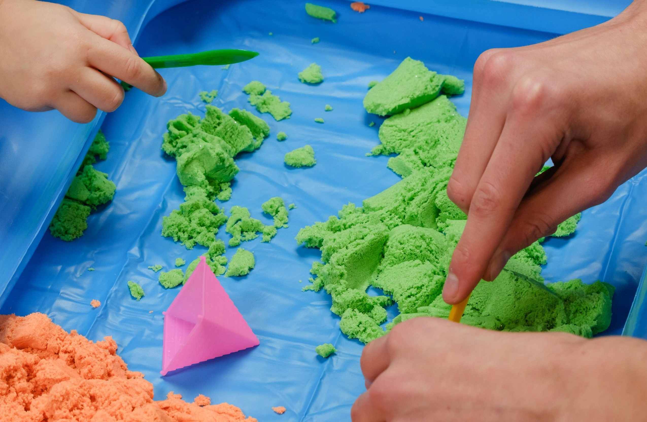 Rozwój umiejętności manualnych – Zabawa, która rozwija wyobraźnię