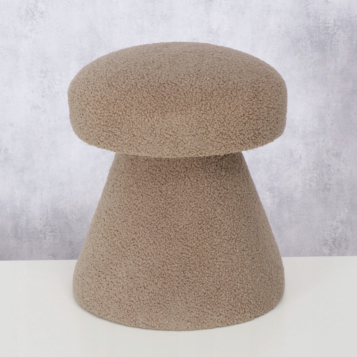 Stabilna konstrukcja z MDF – Maksymalne obciążenie do 120 kg