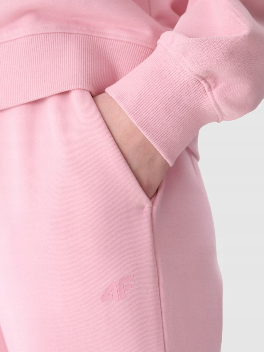 Dodatkowe funkcje – 2 kieszenie i regulowany pas