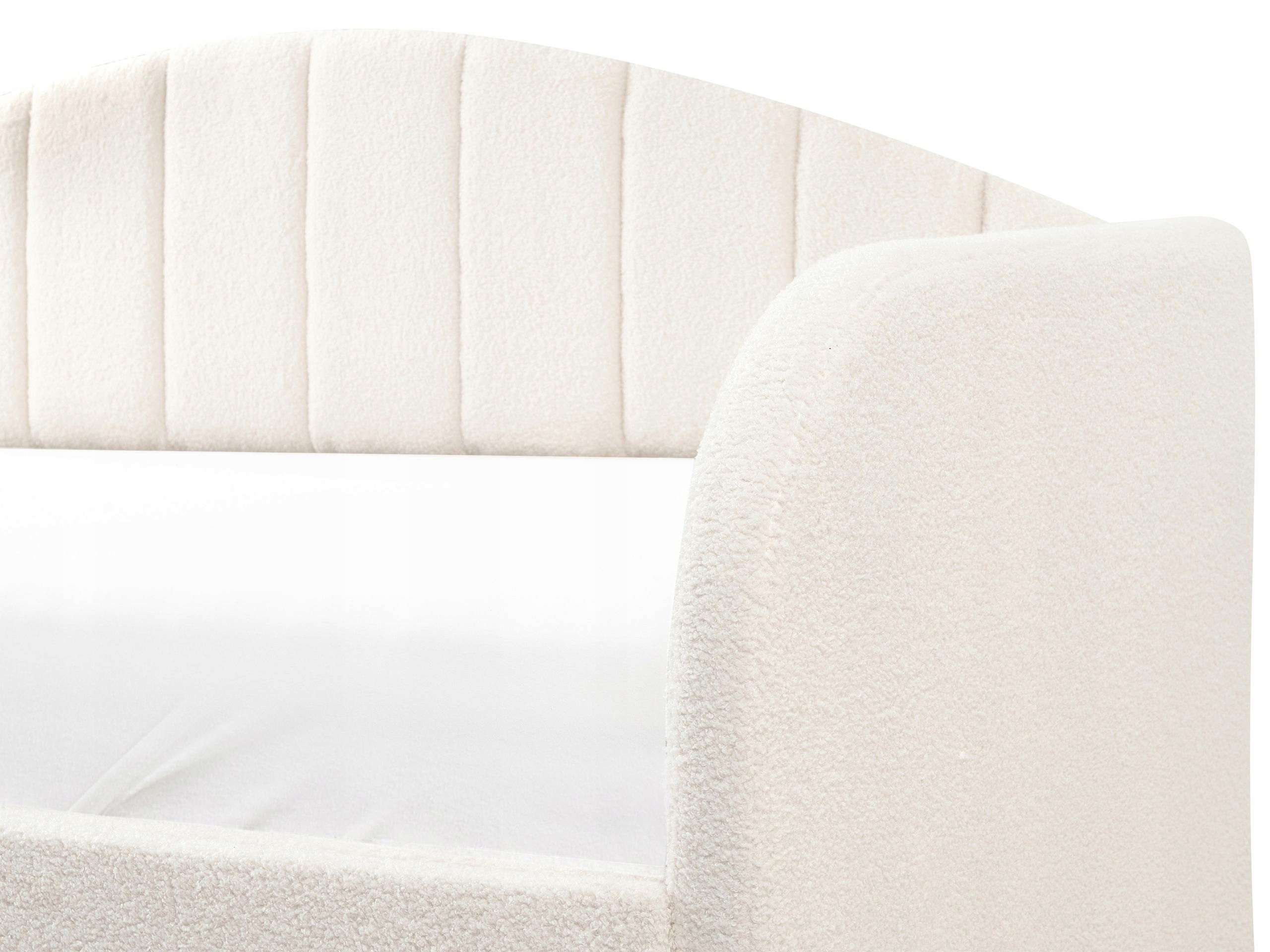 Stabilna konstrukcja i wytrzymałe stelaże