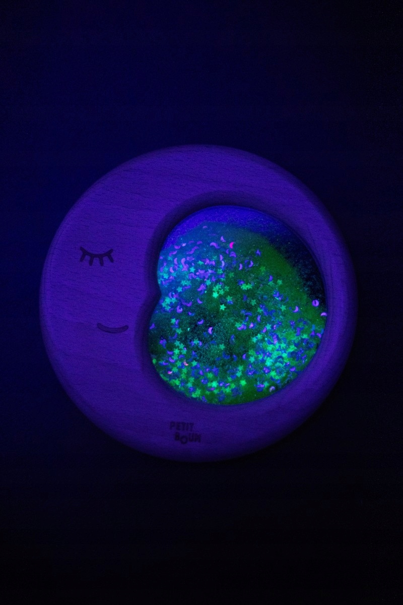 Efekt WOW: Fluorescencyjne gwiazdki i brokat