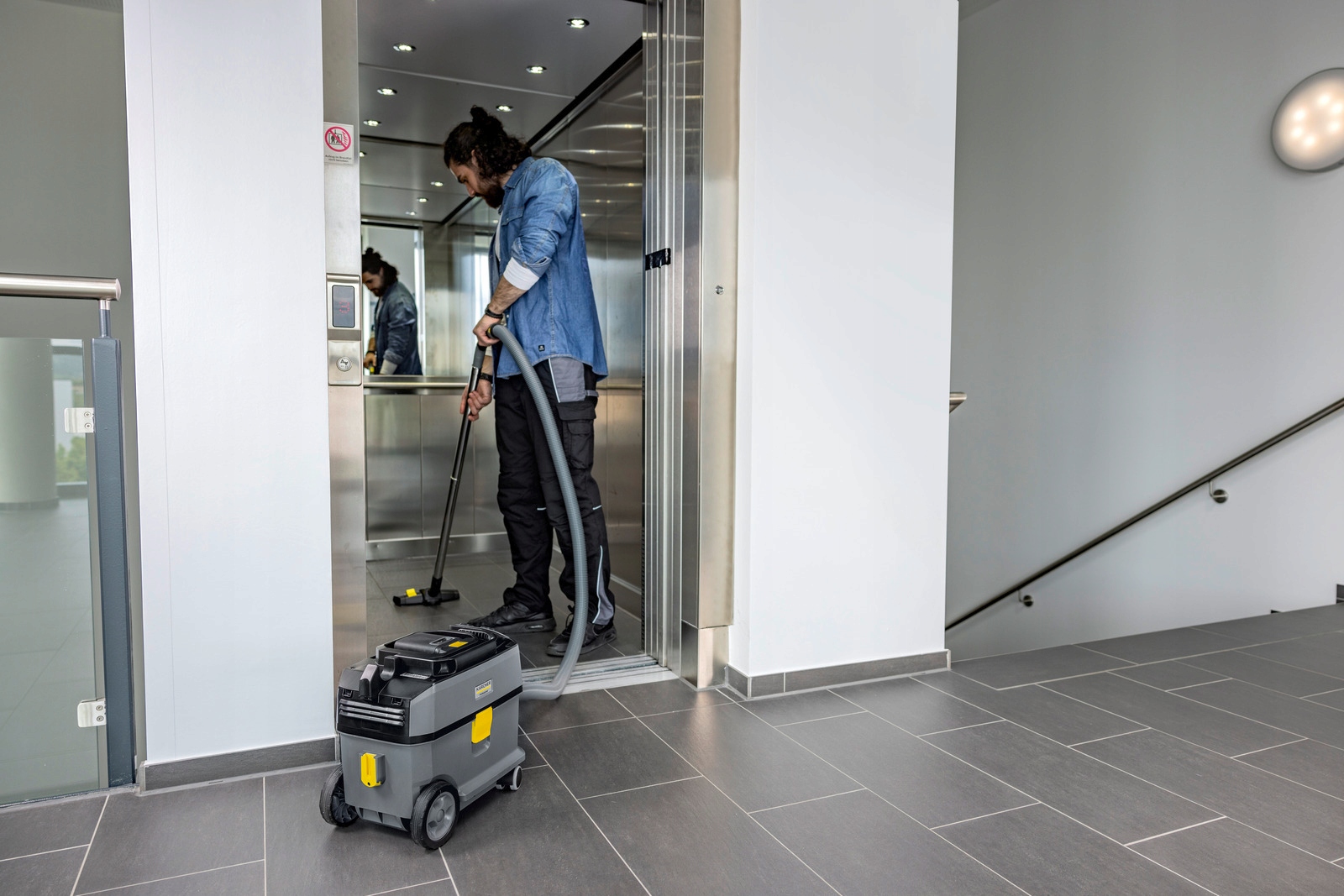 Wydajność ssania 223 mbar – idealny do profesjonalnych zastosowań