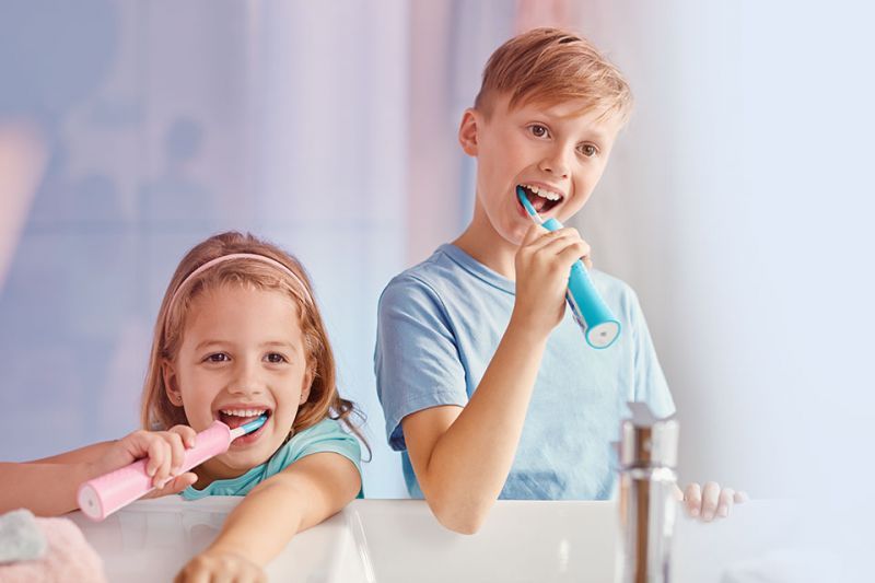 Philips Dokładne czyszczenie. Bezpieczna i delikatna dla dziąseł. Philips Dokładne czyszczenie. Bezpieczna i delikatna dla dziąseł.