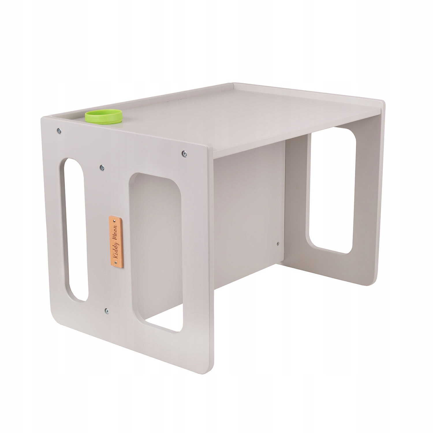 Przestronny stół i krzesło – wymiary dostosowane do dzieci