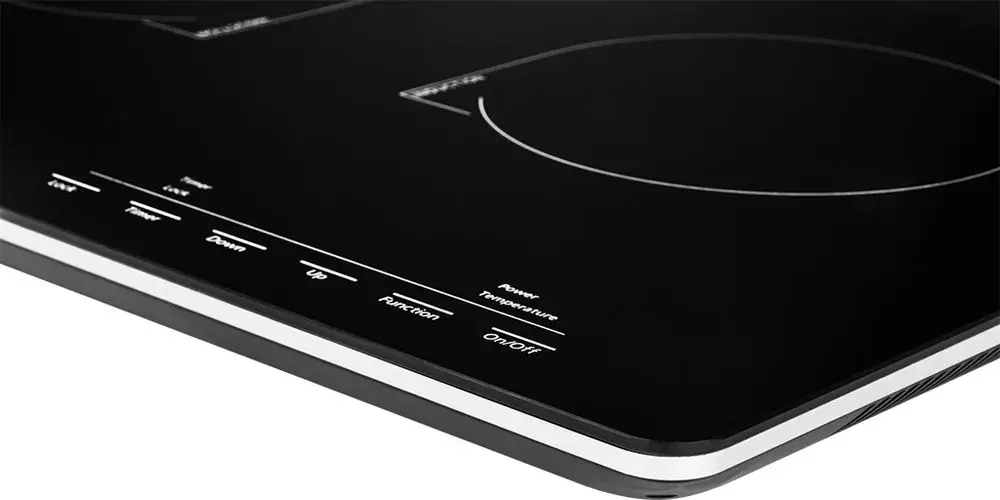 Intuicyjne sterowanie – panel dotykowy i minutnik