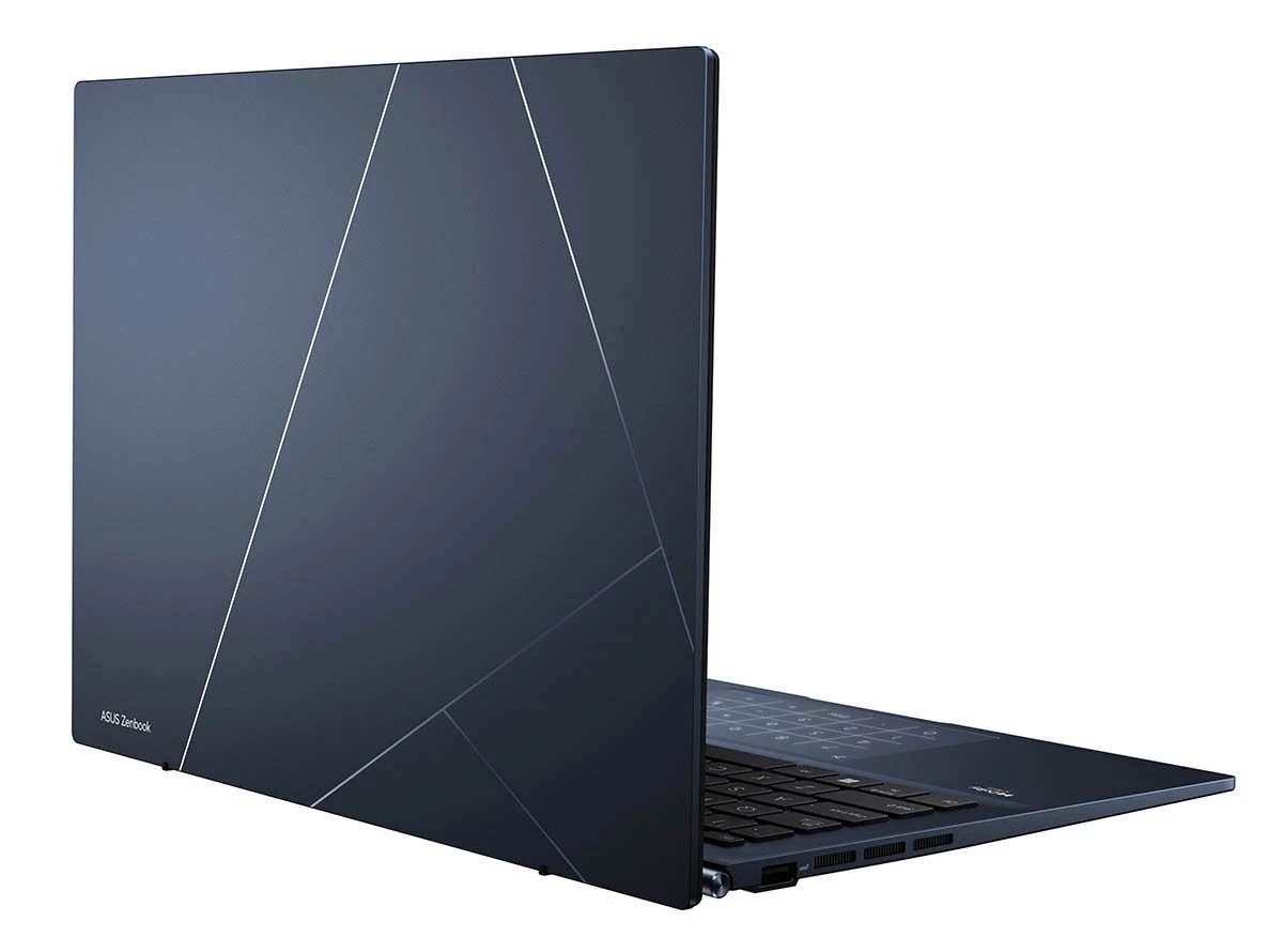 Smukła konstrukcja i mobilność – Laptop stworzony dla osób w ruchu