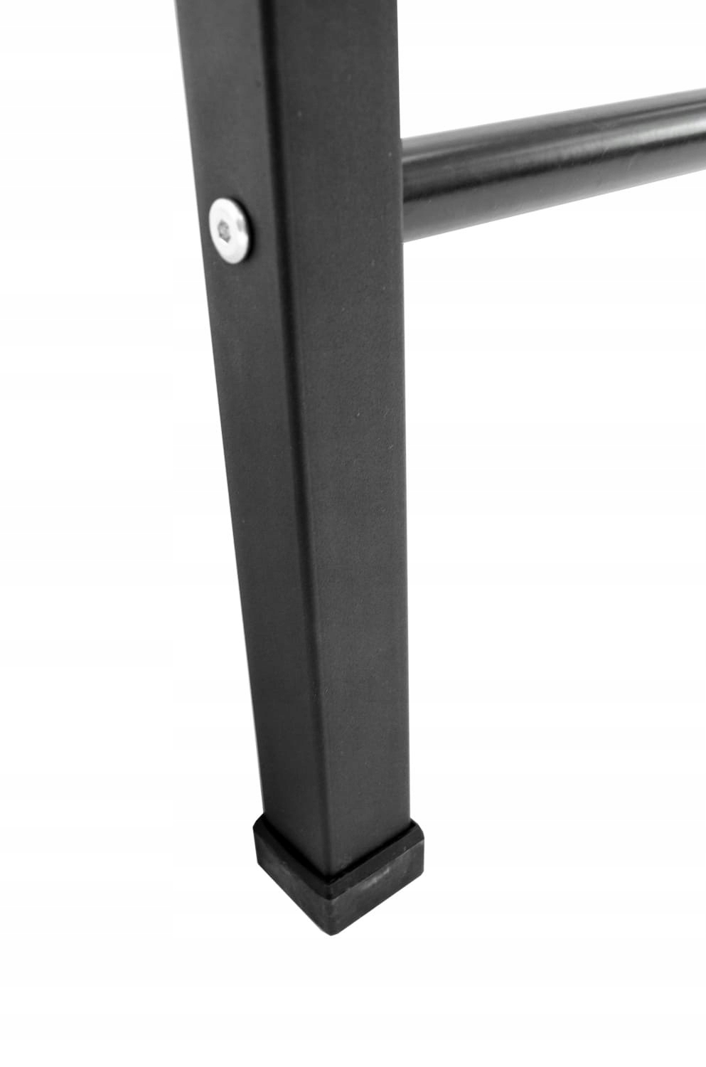 Zestaw zawiera: drabinkę, drążek i poręcze