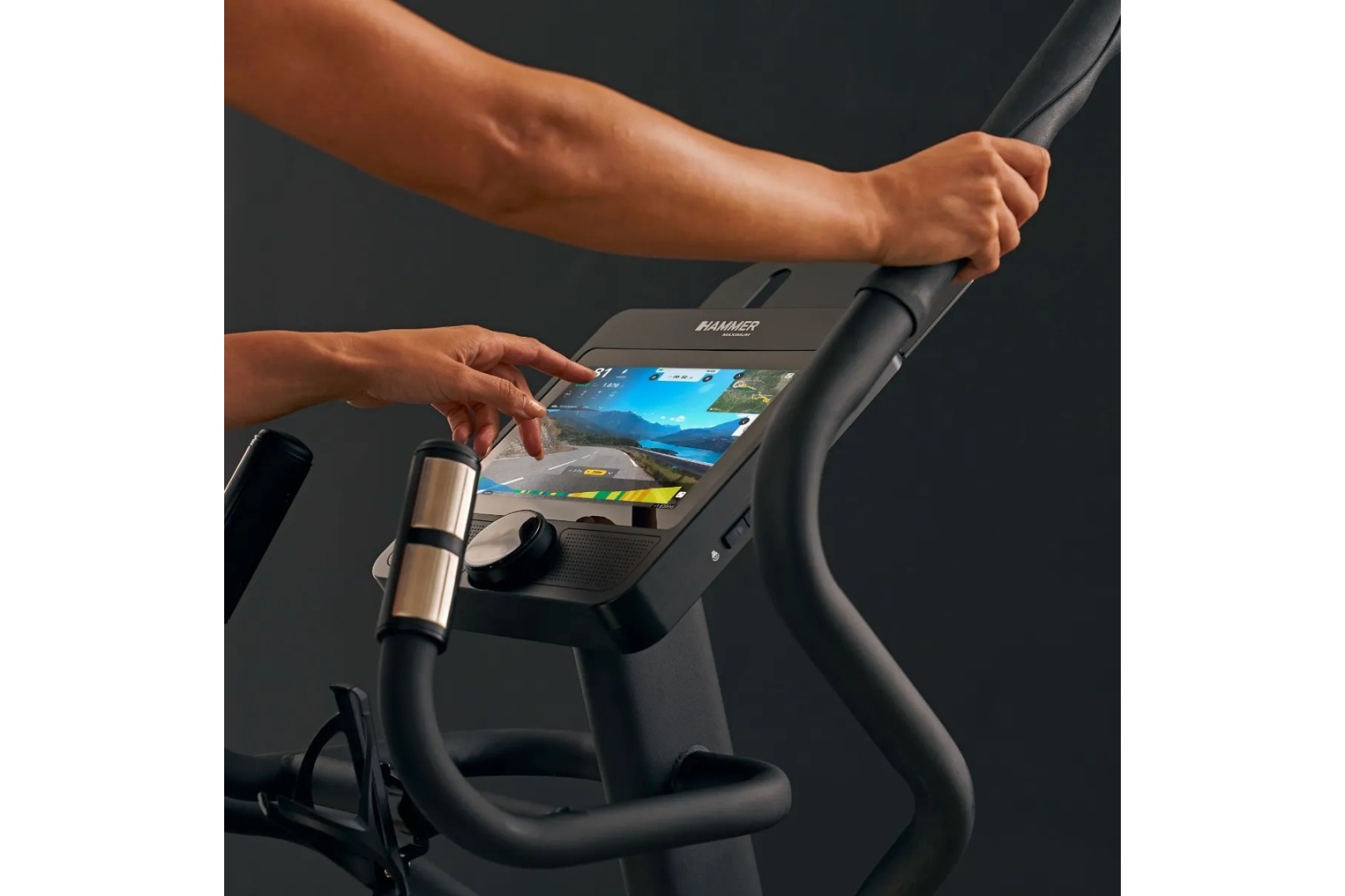 Multimedialna rozrywka podczas treningu – Netflix, YouTube i więcej