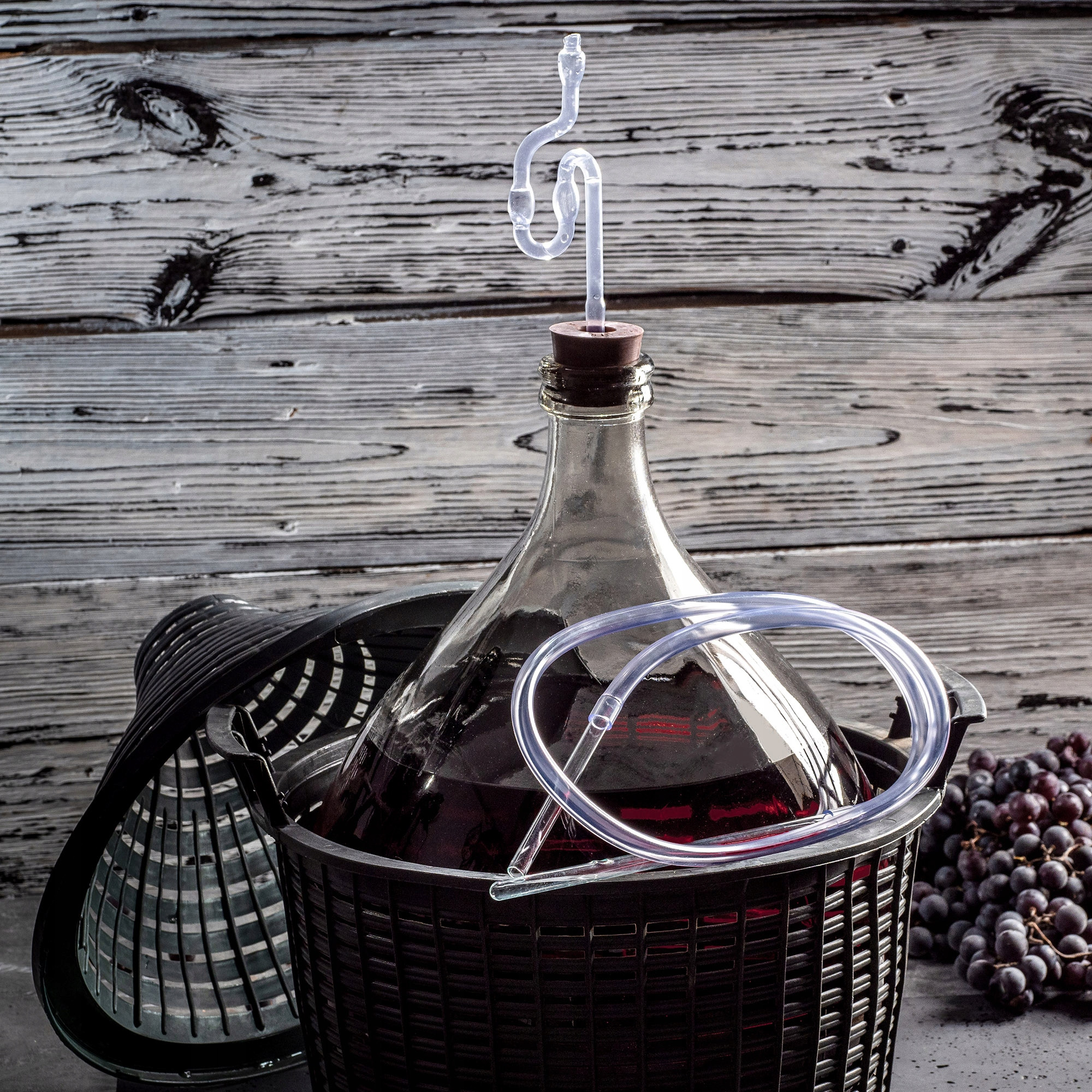 Kluczowe zalety szkła w produkcji wina