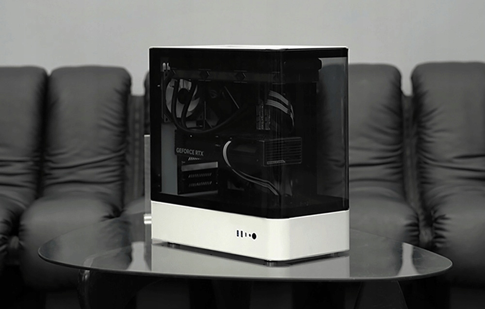 Funkcjonalne porty USB 3.0 i USB-C na przednim panelu