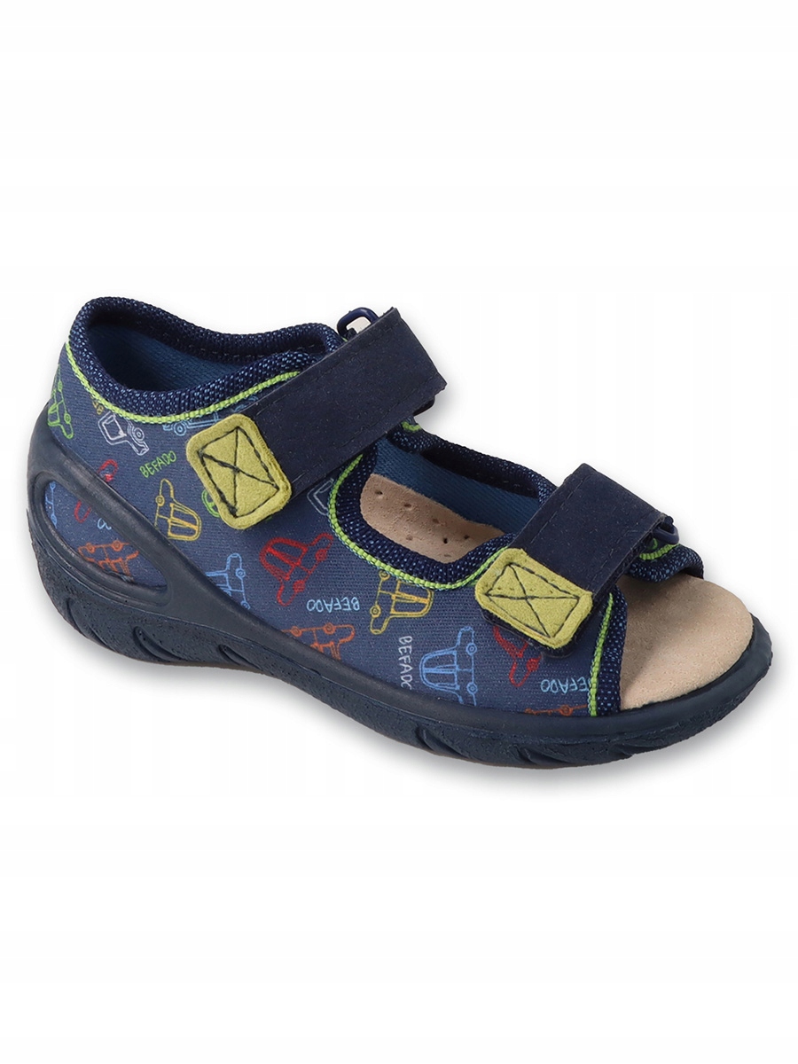 Motyw samochodowy – Sandały, które pokochają mali miłośnicy motoryzacji