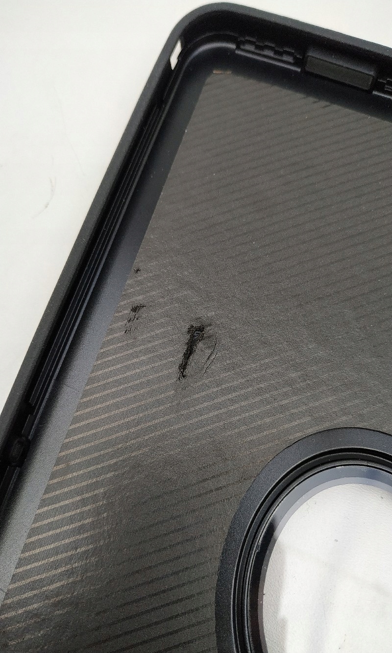 Wielowarstwowa konstrukcja – Ochrona przed upadkami i zarysowaniami